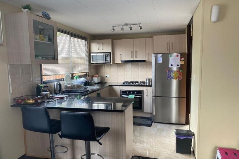 Photo of property in 2/11 Nearco Street, Randwick Park, Auckland, 2105