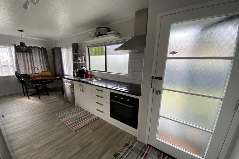 Photo of property in 96 Burundi Avenue, Clendon Park, Auckland, 2103