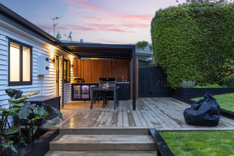 Photo of property in 23 Braemar Road, Rothesay Bay, Auckland, 0630