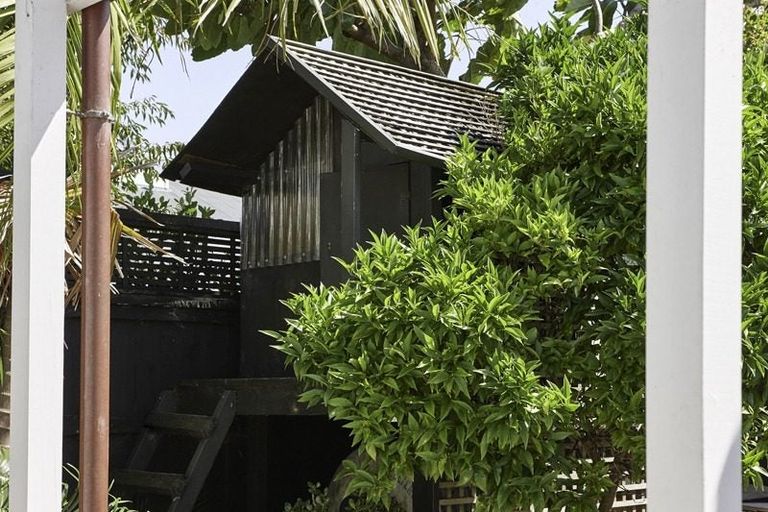 Photo of property in 1/70 Princes Street, Northcote Point, Auckland, 0627