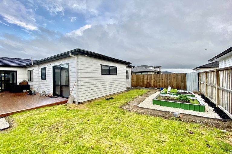 Photo of property in 6 Black Beech Crescent, Takanini, 2110