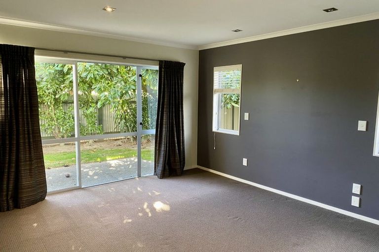 Photo of property in 15 Newbury Place, Taradale, Napier, 4112