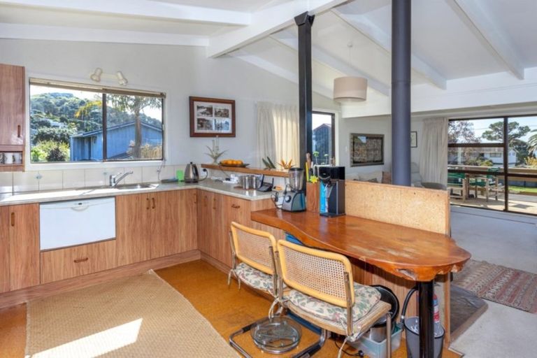 Photo of property in 4 Harsant Avenue, Hahei, Whitianga, 3591
