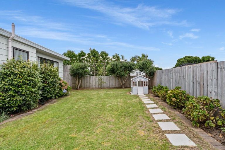 Photo of property in 12 Ngarimu Place, Mount Maunganui, 3116