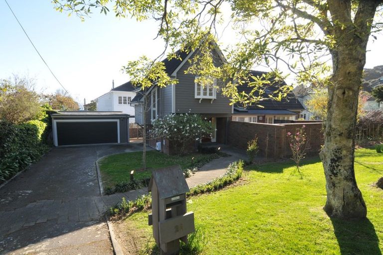 Photo of property in 21 Cheviot Road, Lowry Bay, Lower Hutt, 5013