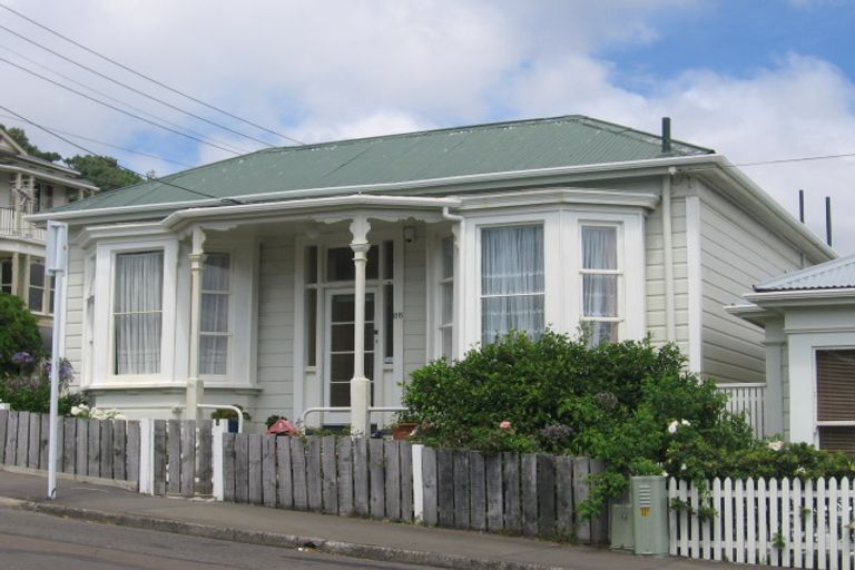 Photo of property in 86 Pirie Street, Mount Victoria, Wellington, 6011