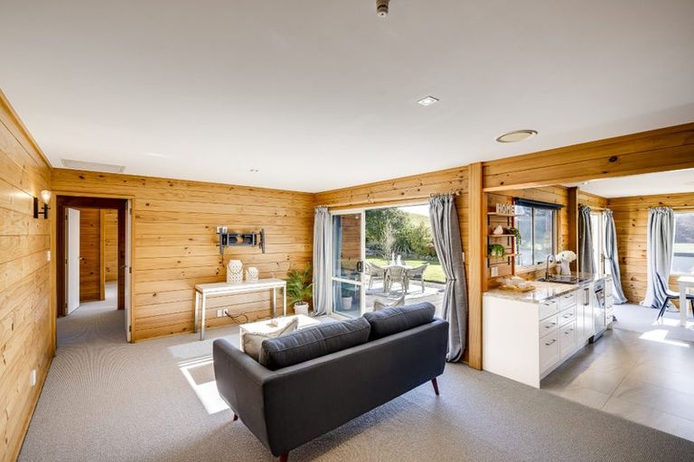 Photo of property in 704 Taihape Road, Pukehamoamoa, Hastings, 4179