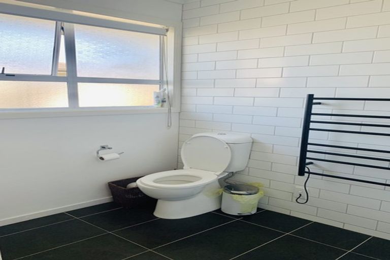 Photo of property in 120 Mountain Road, Mangere Bridge, Auckland, 2022