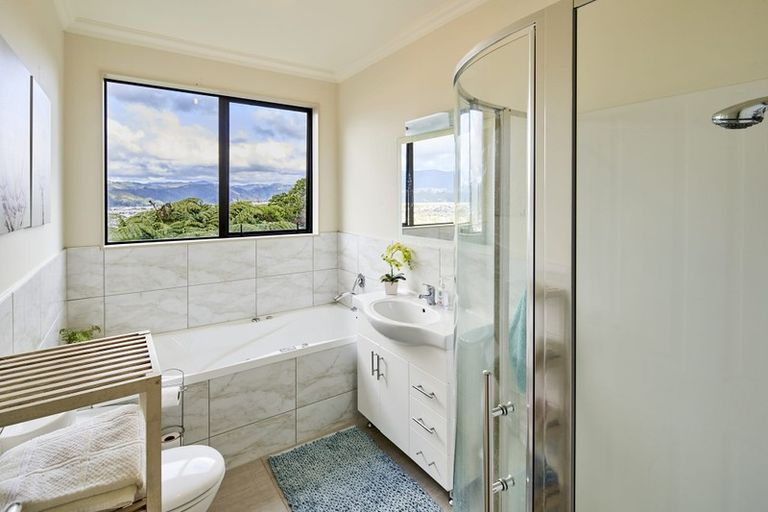 Photo of property in 15 Swain Grove, Riverstone Terraces, Upper Hutt, 5018