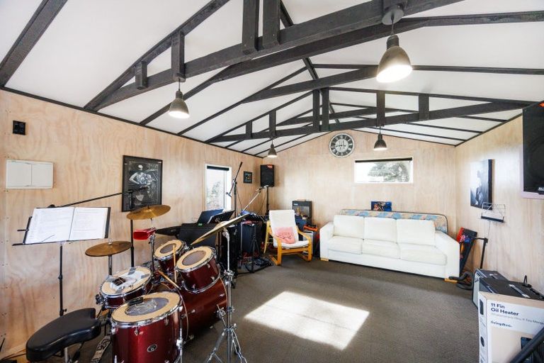 Photo of property in 185 Albert Road, Tokomaru, Palmerston North, 4474