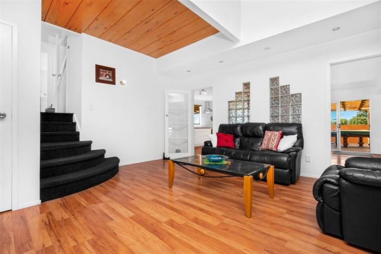 Photo of property in 18 Hoylake Place, Wattle Downs, Auckland, 2103