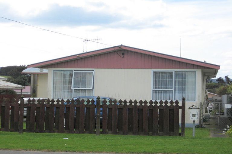 Photo of property in 23 Kowhai Street, Castlecliff, Whanganui, 4501