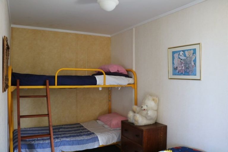 Photo of property in 2 Marine Terrace, Kaka Point, 9271