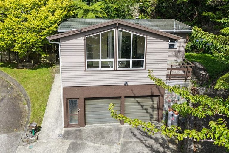 Photo of property in 30 Davis Grove, Wainuiomata, Lower Hutt, 5014