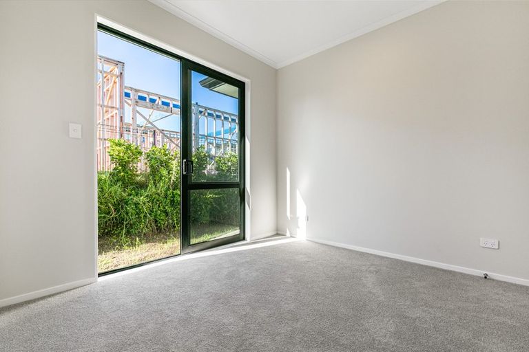 Photo of property in 16 Captain Rings Drive, Papakura, 2110