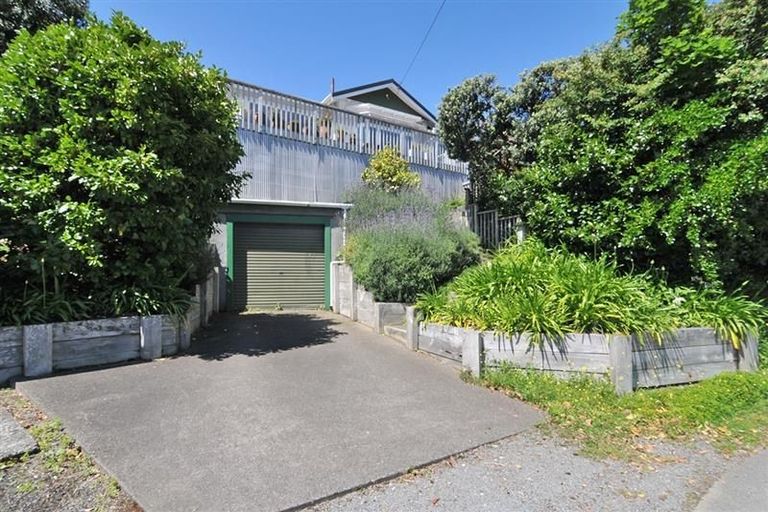 Photo of property in 25 Seatoun Heights Road, Miramar, Wellington, 6022