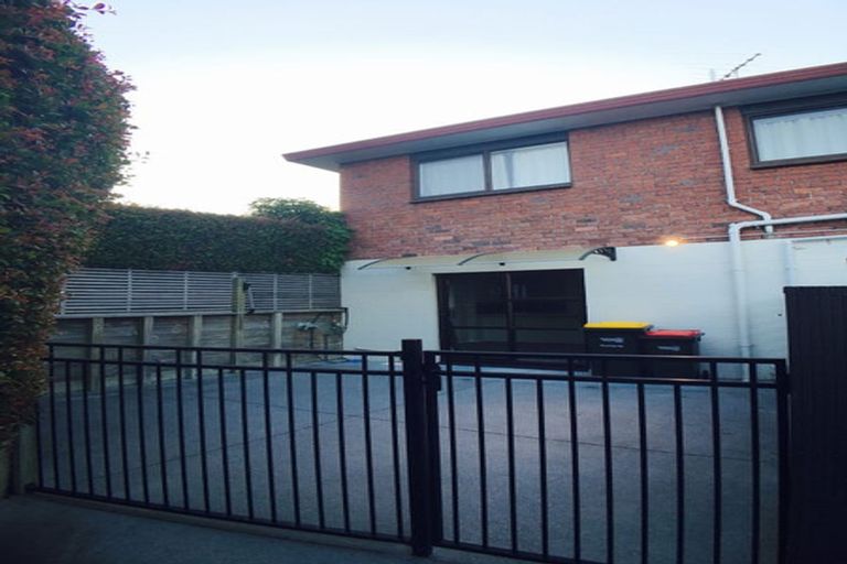 Photo of property in 24 Lexington Drive, Botany Downs, Auckland, 2010