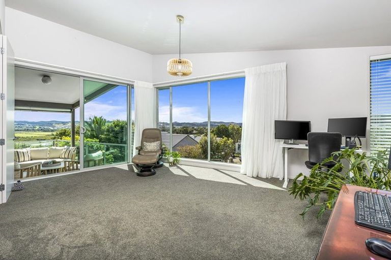 Photo of property in 3 Veronica Close, Red Beach, 0932