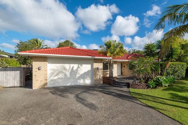 Photo of property in 7 Louvain Place, Greenhithe, Auckland, 0632