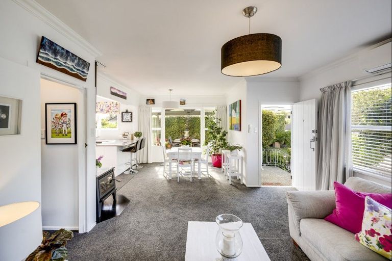 Photo of property in 74 Te Mata Road, Havelock North, 4130