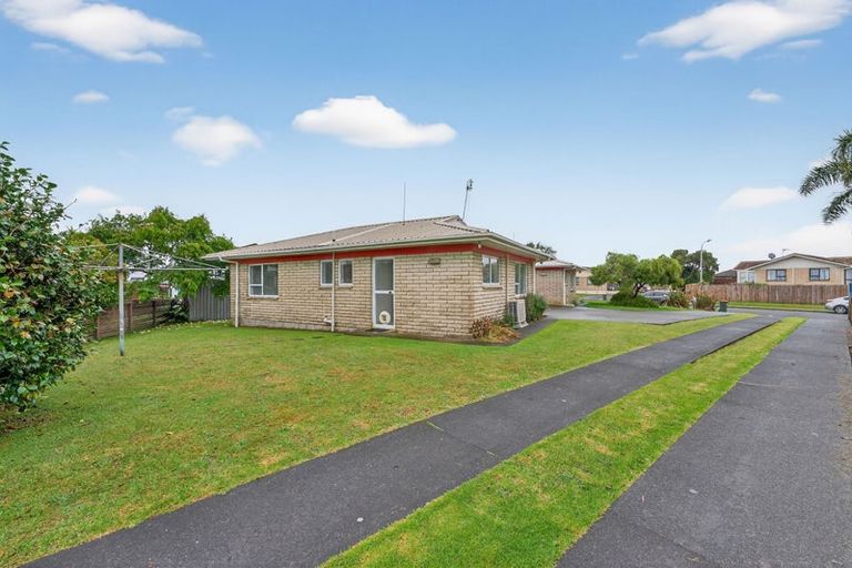 Photo of property in 41 Edgewater Parade, Waiuku, 2123