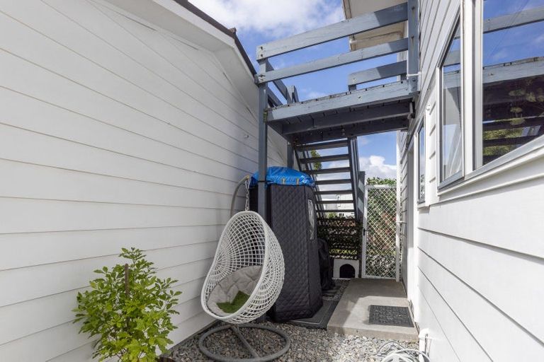 Photo of property in 2/3 School Road, Plimmerton, Porirua, 5026
