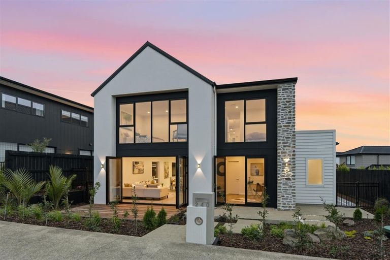 Photo of property in 240 Park Estate Road, Rosehill, Papakura, 2113
