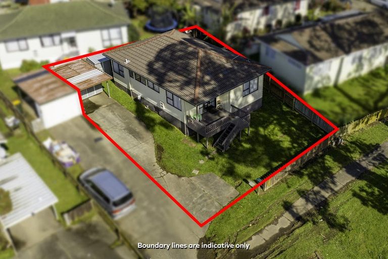 Photo of property in 1/14 Penion Drive, Flat Bush, Auckland, 2023