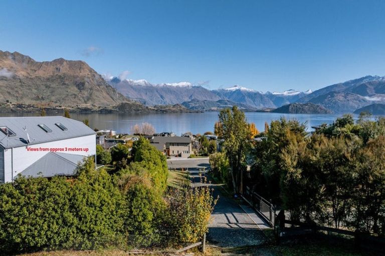 Photo of property in 16 Briar Bank Drive, Wanaka, 9305