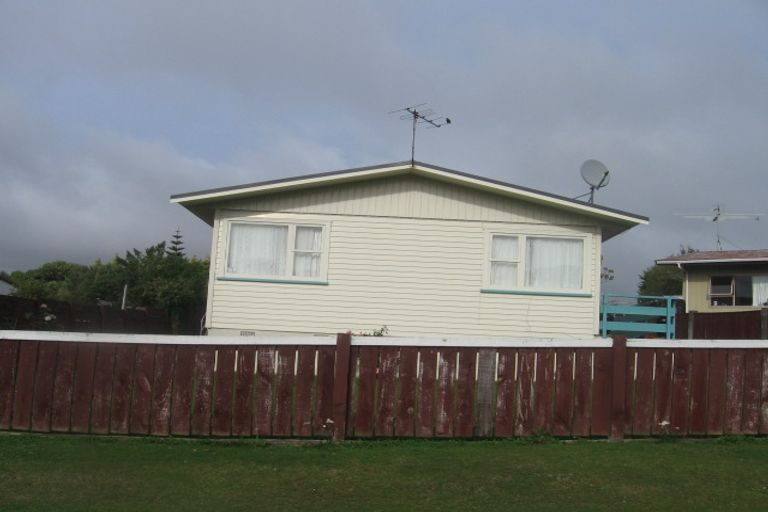 Photo of property in 46 Beaumaris Crescent, Ascot Park, Porirua, 5024