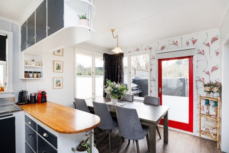 Photo of property in 69 Ongo Road, Hunterville, 4730