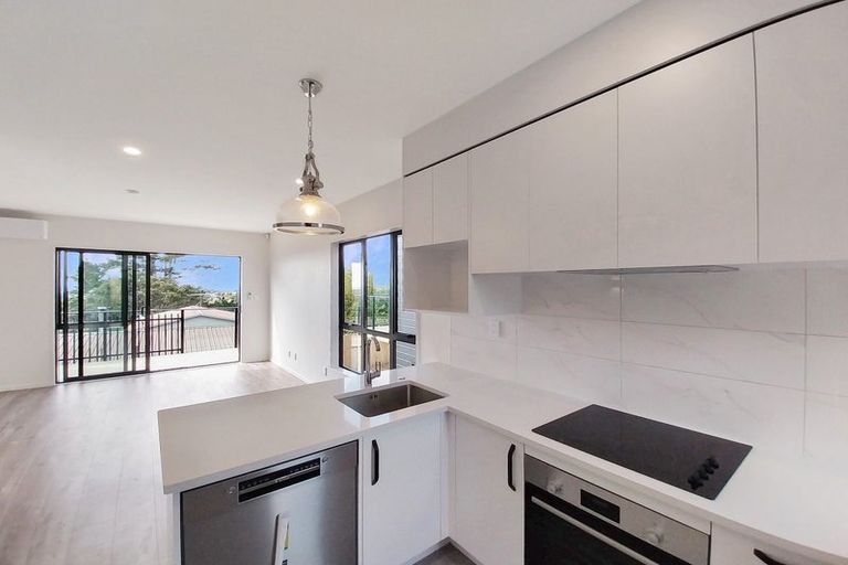 Photo of property in 22/241 Don Buck Road, Massey, Auckland, 0614