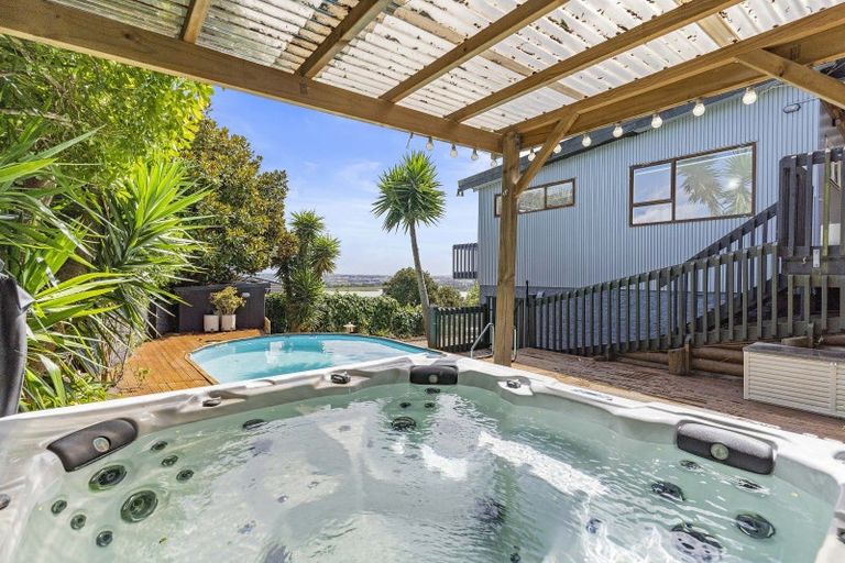 Photo of property in 36 Telstar Place, Beach Haven, Auckland, 0626