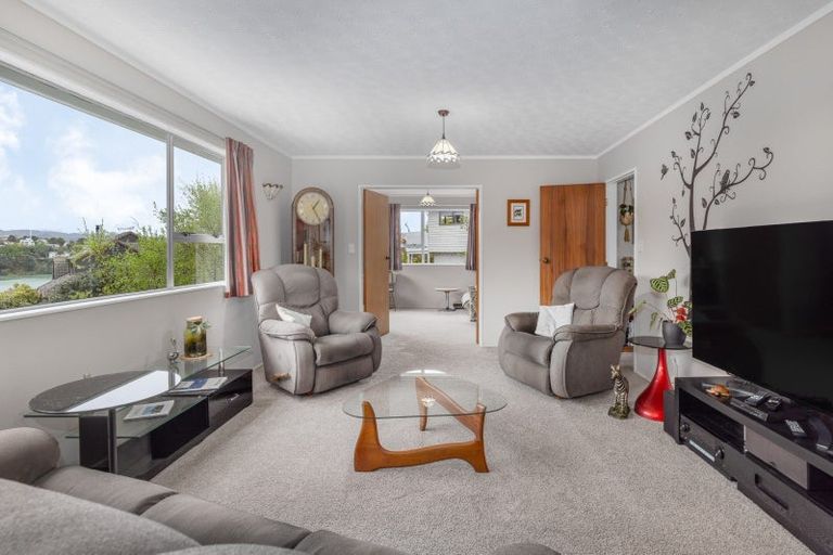 Photo of property in 10 Bosun Terrace, Whitby, Porirua, 5024