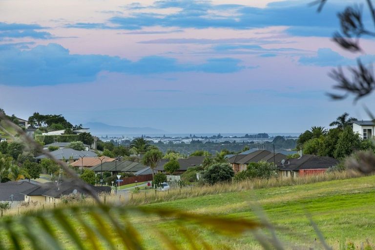 Photo of property in 37 Falcon Drive, Welcome Bay, Tauranga, 3112