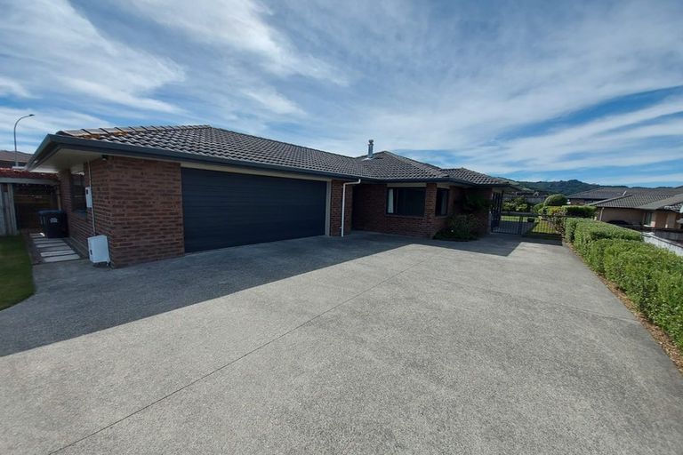 Photo of property in 50 Percy Kinsman Crescent, Riverstone Terraces, Upper Hutt, 5018