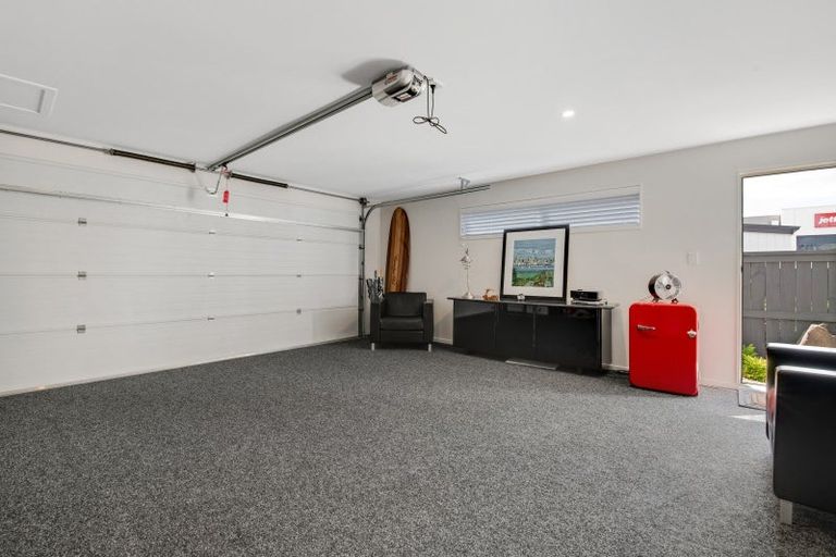 Photo of property in 169 Millwater Parkway, Silverdale, 0932