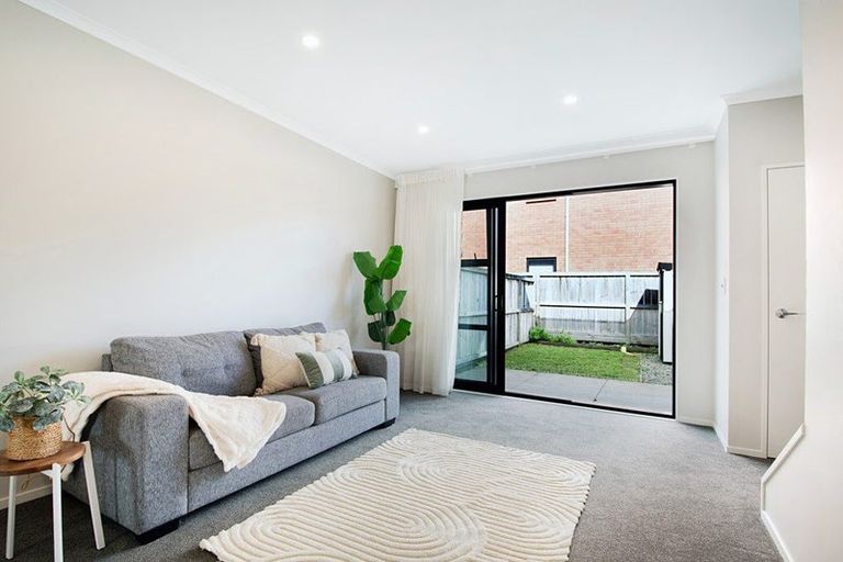 Photo of property in 63 O'meara Street, Swanson, Auckland, 0614