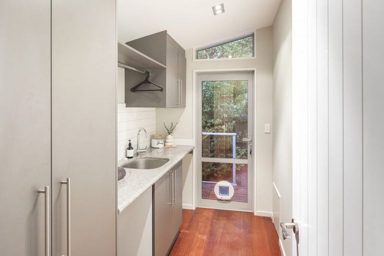 Photo of property in 10 Maurice Knowles Lane, Cashmere, Christchurch, 8022