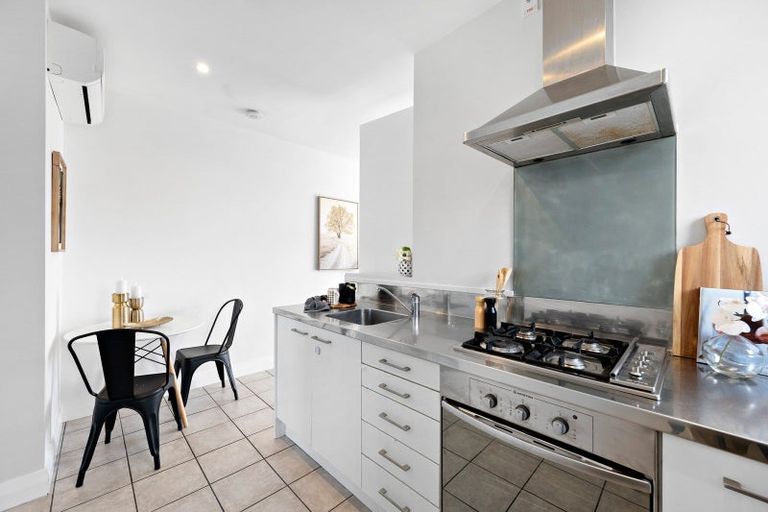 Photo of property in 2/1a Elizabeth Street, Petone, Lower Hutt, 5012