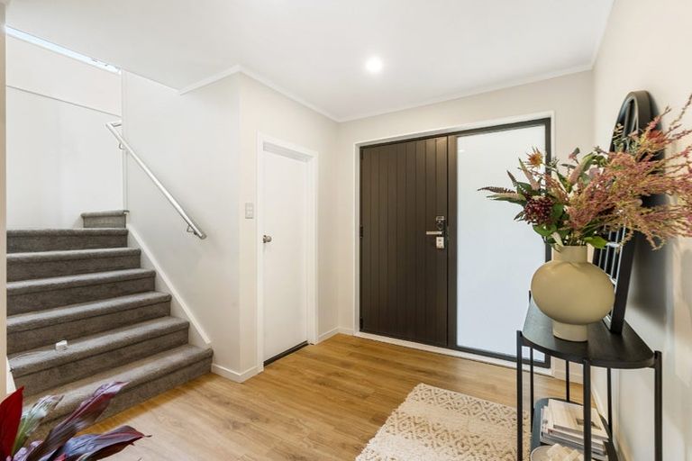 Photo of property in 10 Eagleson Street, Northcross, Auckland, 0632