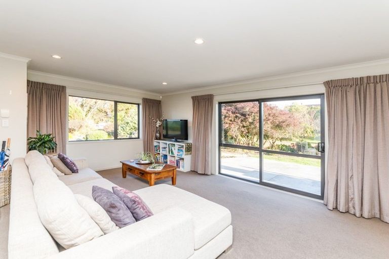 Photo of property in 17 Cemetery Road, Sanson, Palmerston North, 4479