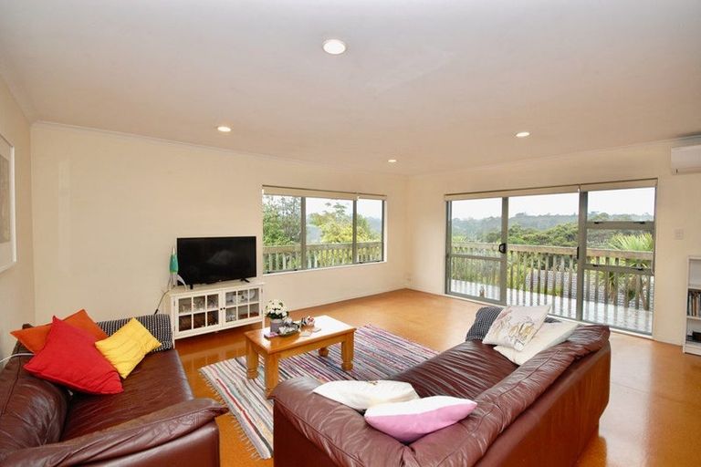 Photo of property in 2/15 Bonito Place, Bayview, Auckland, 0629