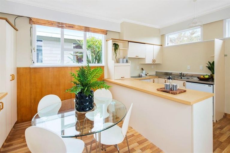 Photo of property in 28 City View Grove, Harbour View, Lower Hutt, 5010
