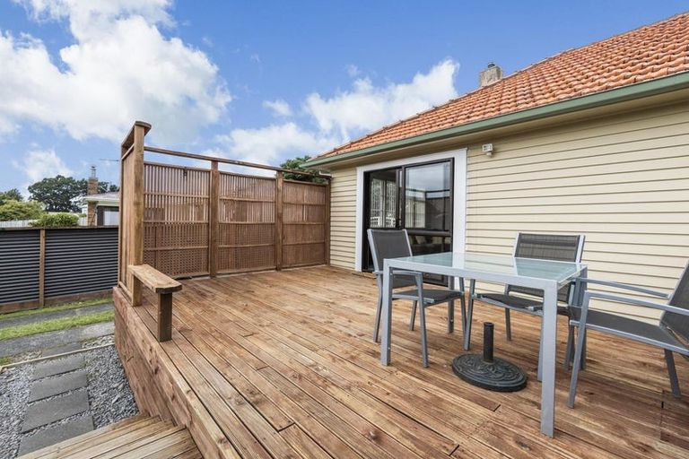 Photo of property in 10 Okoroire Street, Tirau, 3410
