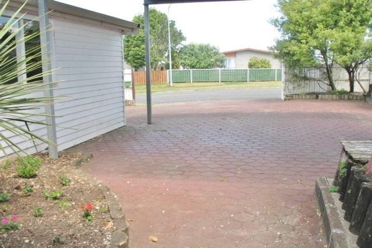 Photo of property in 132 Kingswood Road, Brookfield, Tauranga, 3110