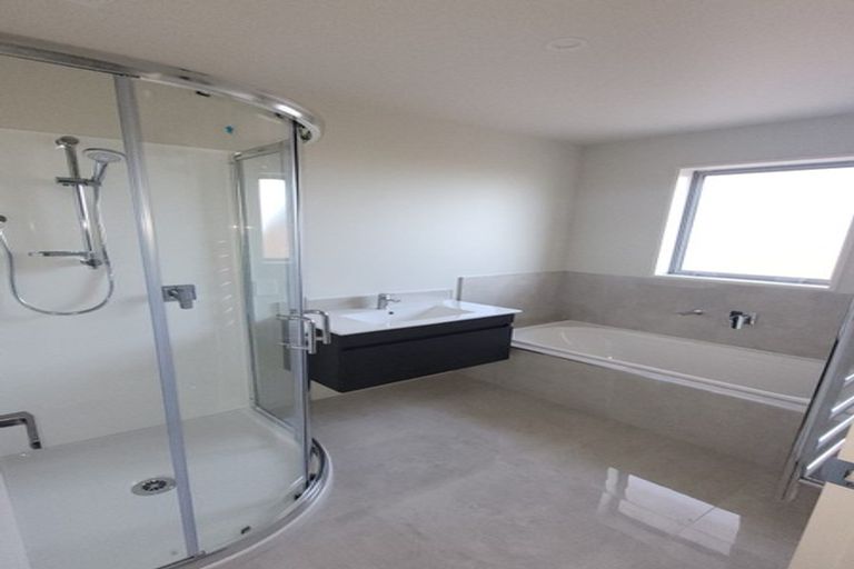 Photo of property in 1 Mccahon Drive, Rangiora, 7400