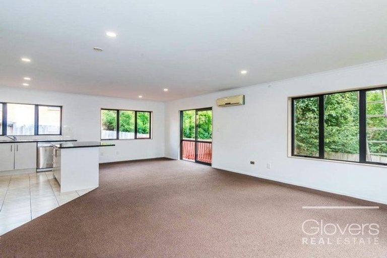 Photo of property in 17 Edgewood Way, Henderson, Auckland, 0612