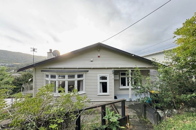 Photo of property in 14 Trelissick Crescent, Ngaio, Wellington, 6035