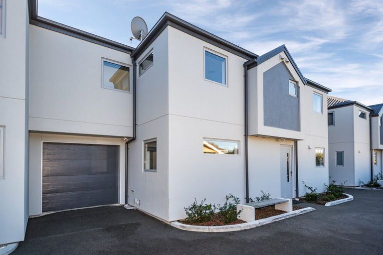Photo of property in 55 Matipo Street, Riccarton, Christchurch, 8041